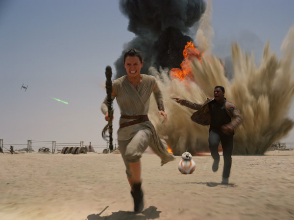08-Star Wars continues box office domination